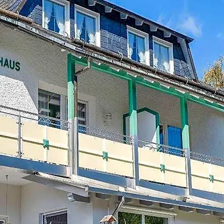 Moderne Am Wald In Schwalefeld